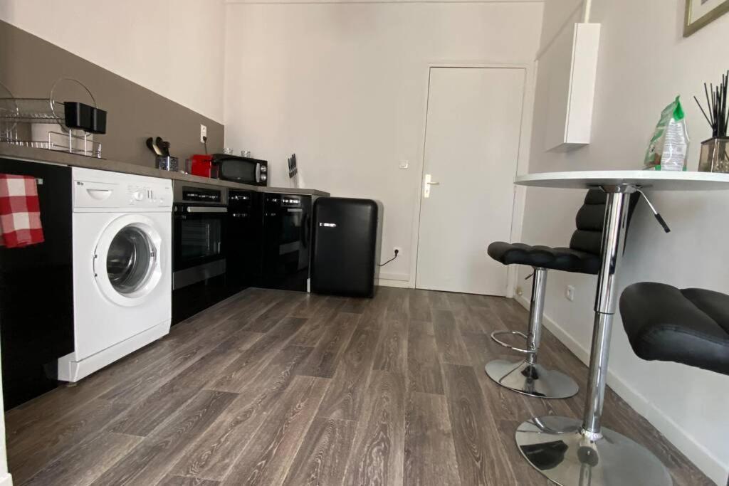 Grand T1 Avec Séparée Au Centre D'ajaccio Appartement *